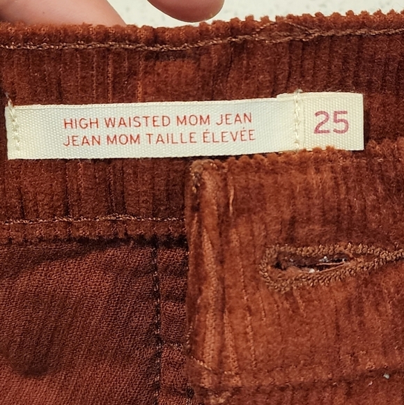 Nwot! Levi's High-Waisted Corduroy Mom jeans pants - Picture 6 of 7